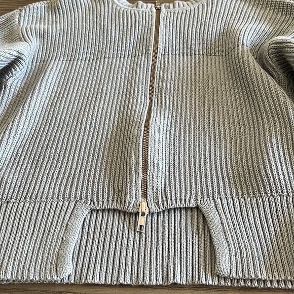 CAbi FairPlay Sweater-Sixe XS - Picture 9 of 11